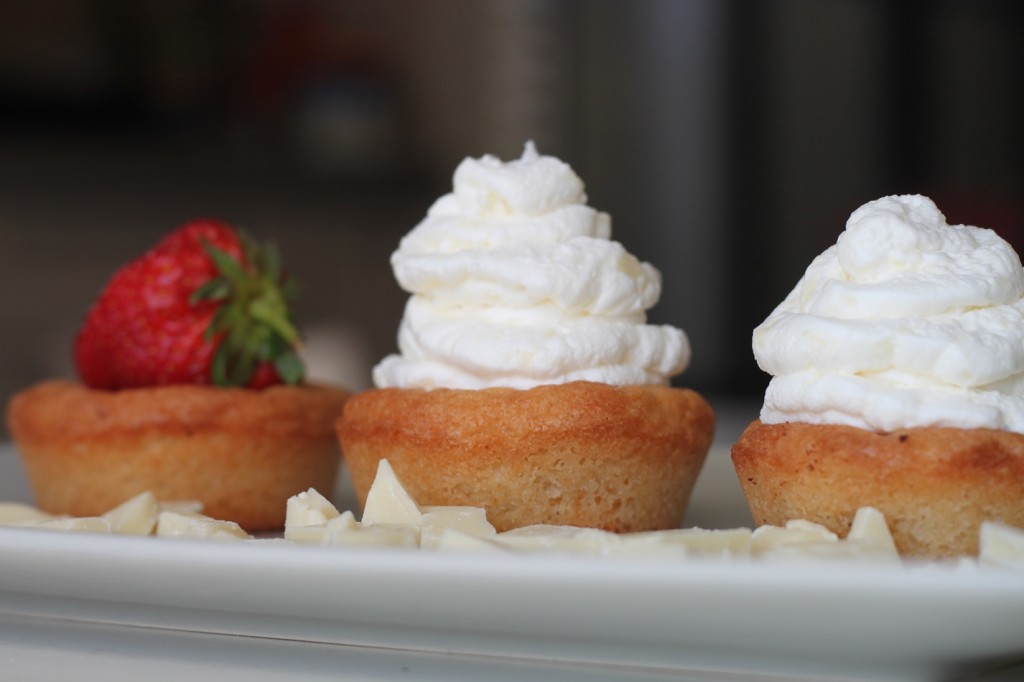  שוקולד לבן ותותים